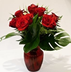 12 Red Roses with Vase (40 cm)