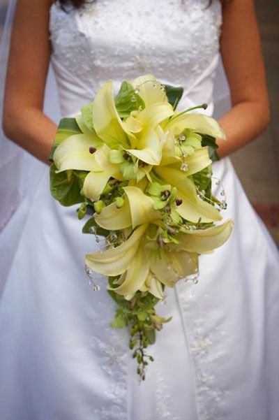 Florist Wedding Bouquets on Wedding Bouquets Hanging Basket Florist Rockingham