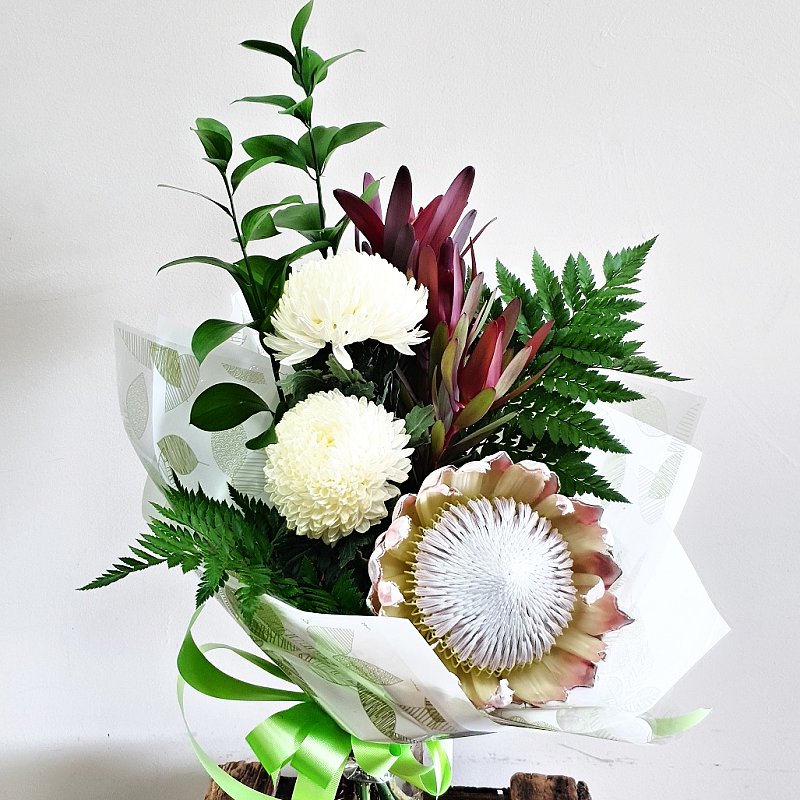 King Bouquet Hanging Basket Florist Rockingham